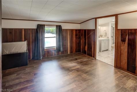 15466 Lakeshore Drive Burton OH 44021