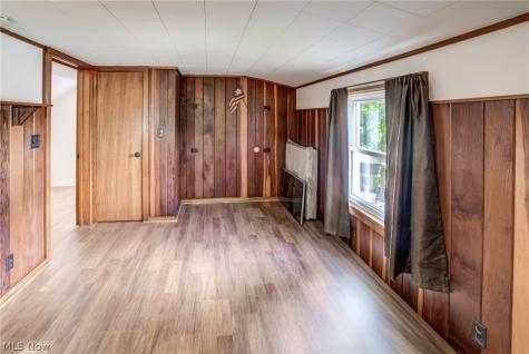 15466 Lakeshore Drive Burton OH 44021