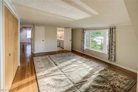 15466 Lakeshore Drive Burton OH 44021