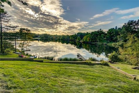 15466 Lakeshore Drive Burton OH 44021