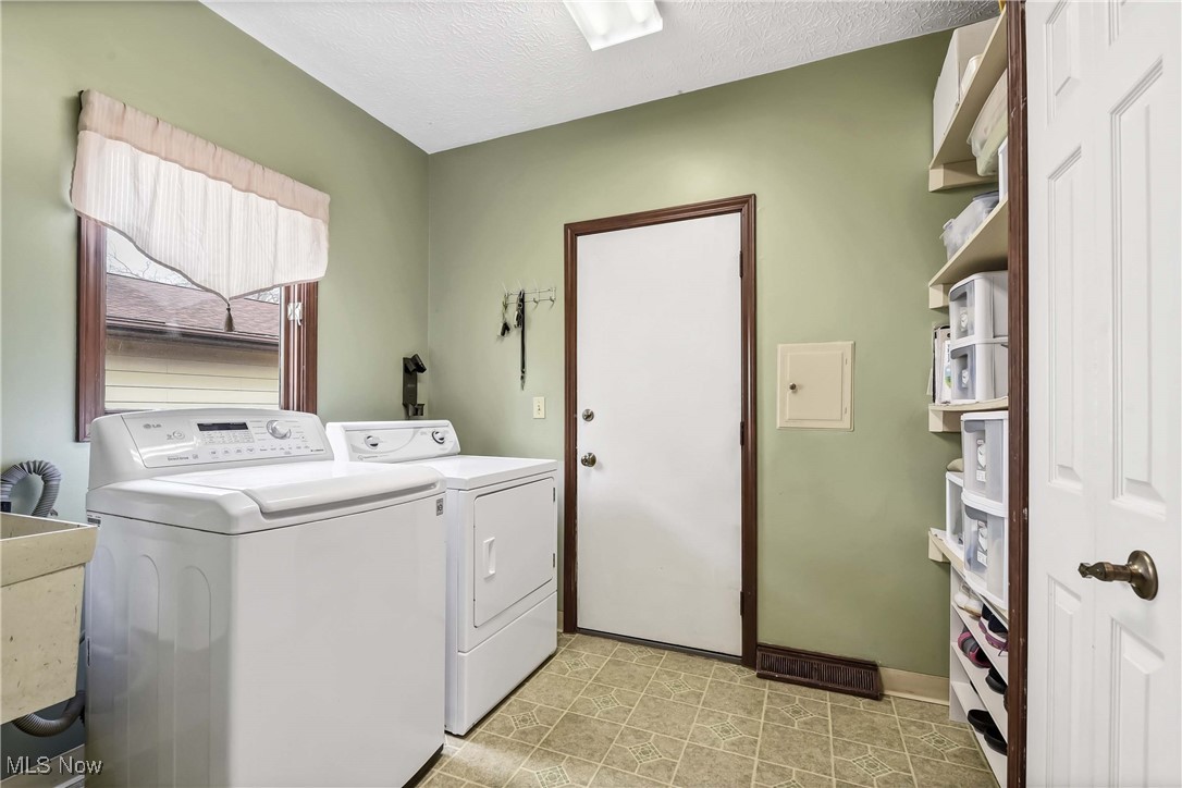 3984 Deepwoods Way North Olmsted OH 44070