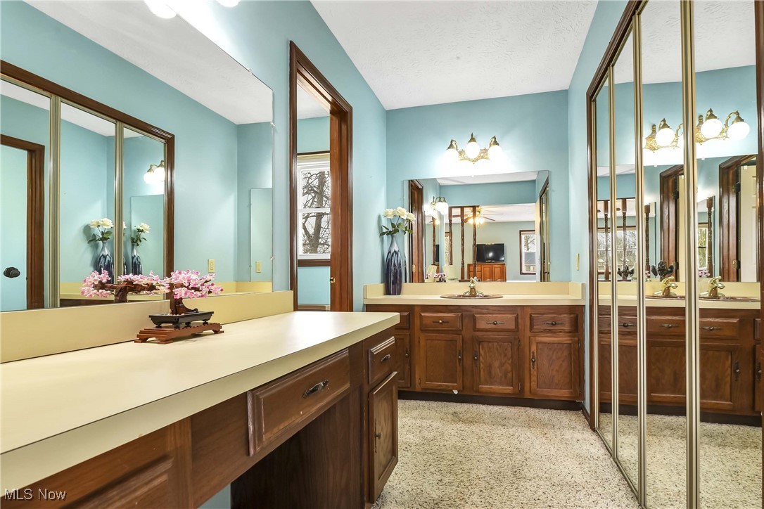 3984 Deepwoods Way North Olmsted OH 44070