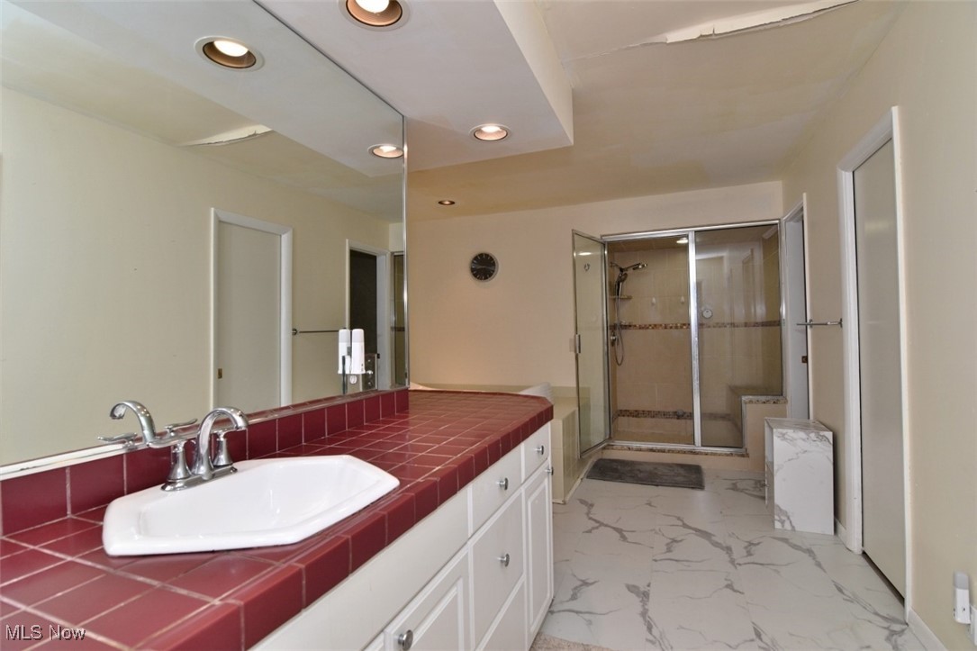 682 Arbor Way Aurora OH 44202