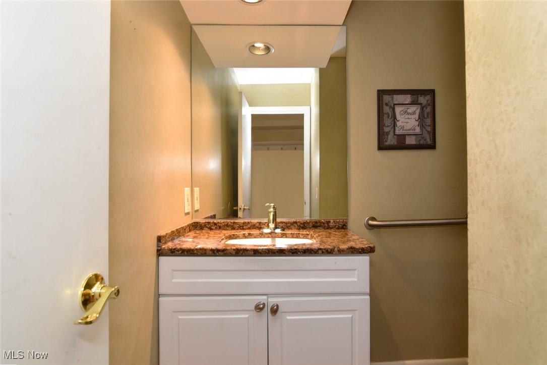 682 Arbor Way Aurora OH 44202