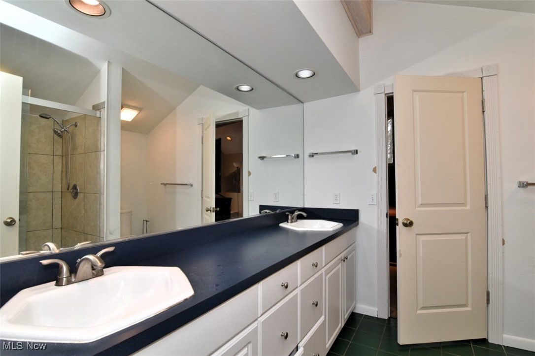 682 Arbor Way Aurora OH 44202