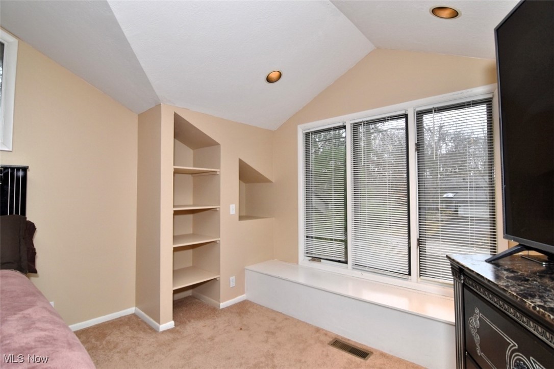 682 Arbor Way Aurora OH 44202