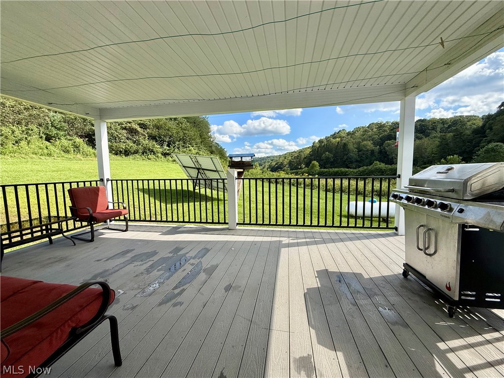 8251 Bay Road SE Carrollton OH 44615