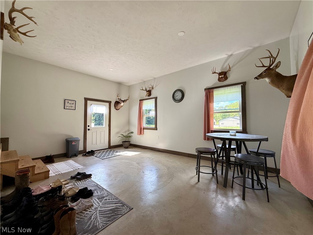 8251 Bay Road SE Carrollton OH 44615