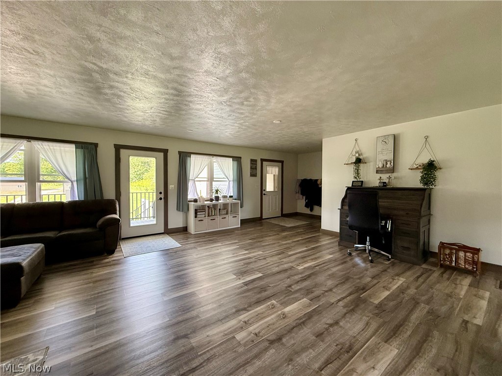 8251 Bay Road SE Carrollton OH 44615