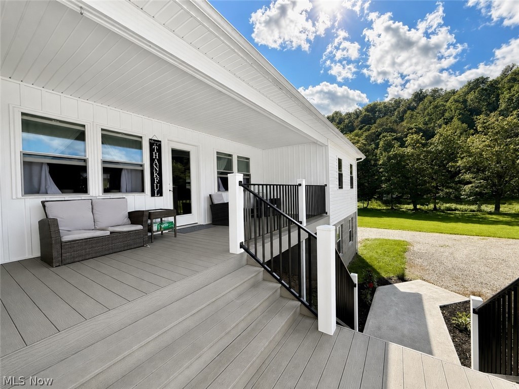 8251 Bay Road SE Carrollton OH 44615