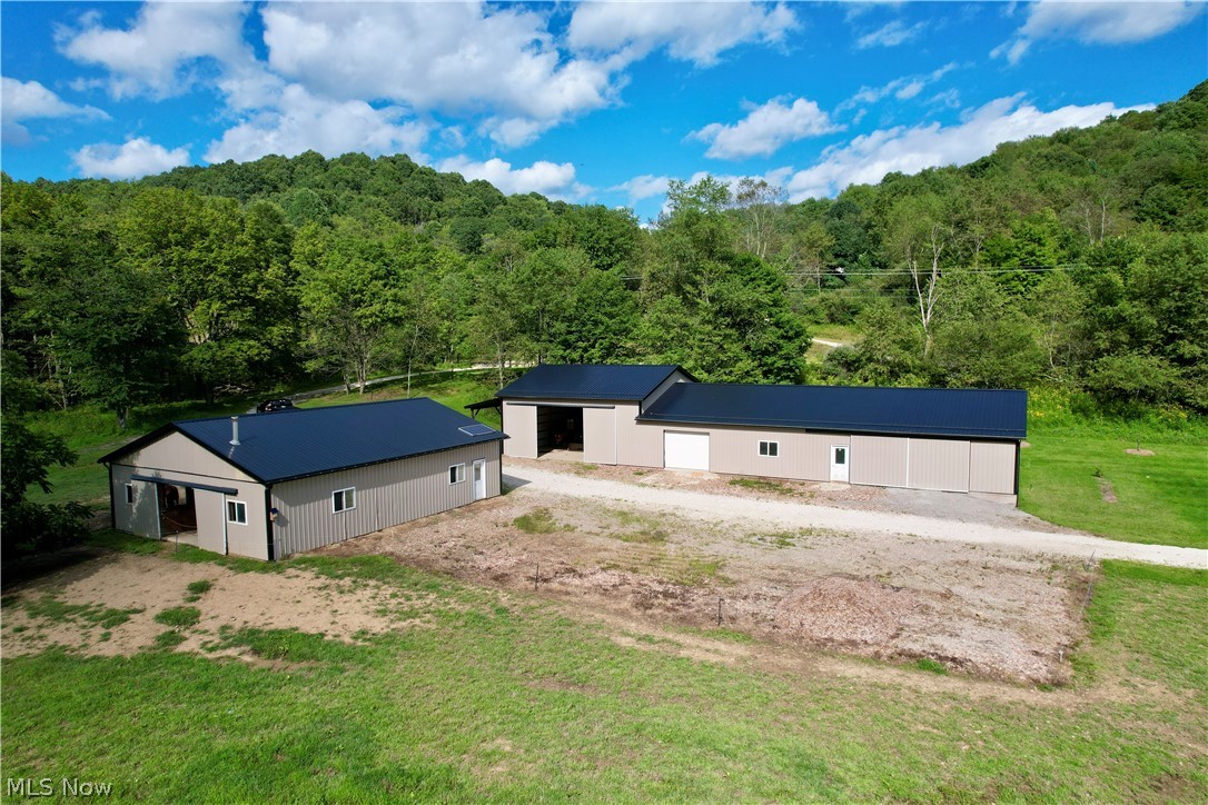 8251 Bay Road SE Carrollton OH 44615