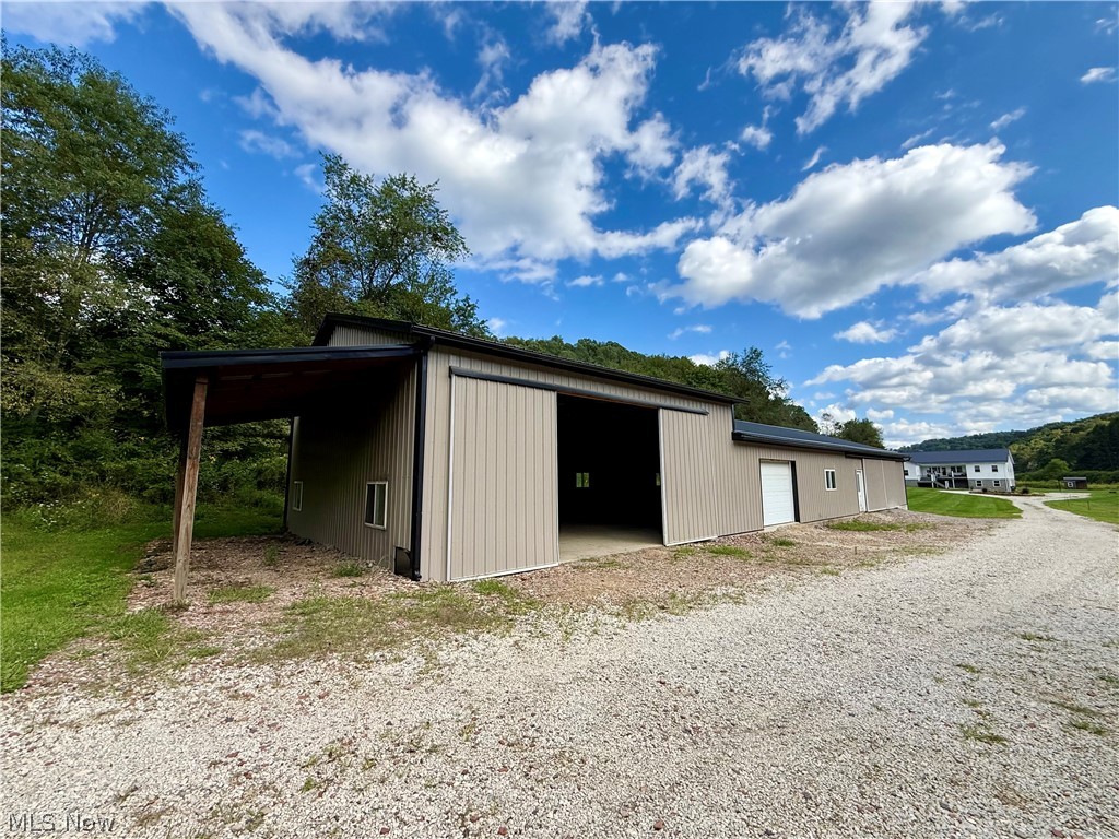8251 Bay Road SE Carrollton OH 44615