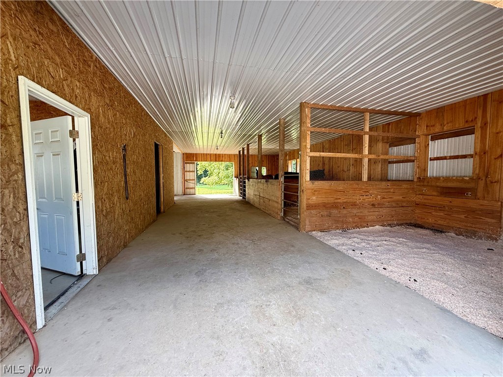 8251 Bay Road SE Carrollton OH 44615