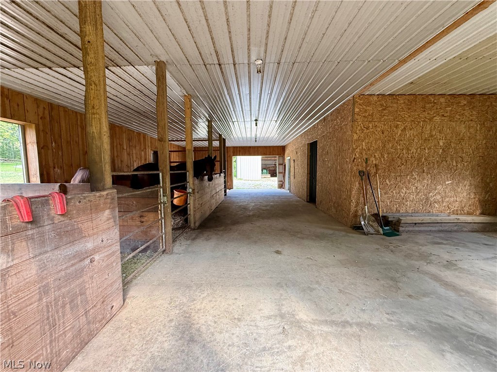 8251 Bay Road SE Carrollton OH 44615