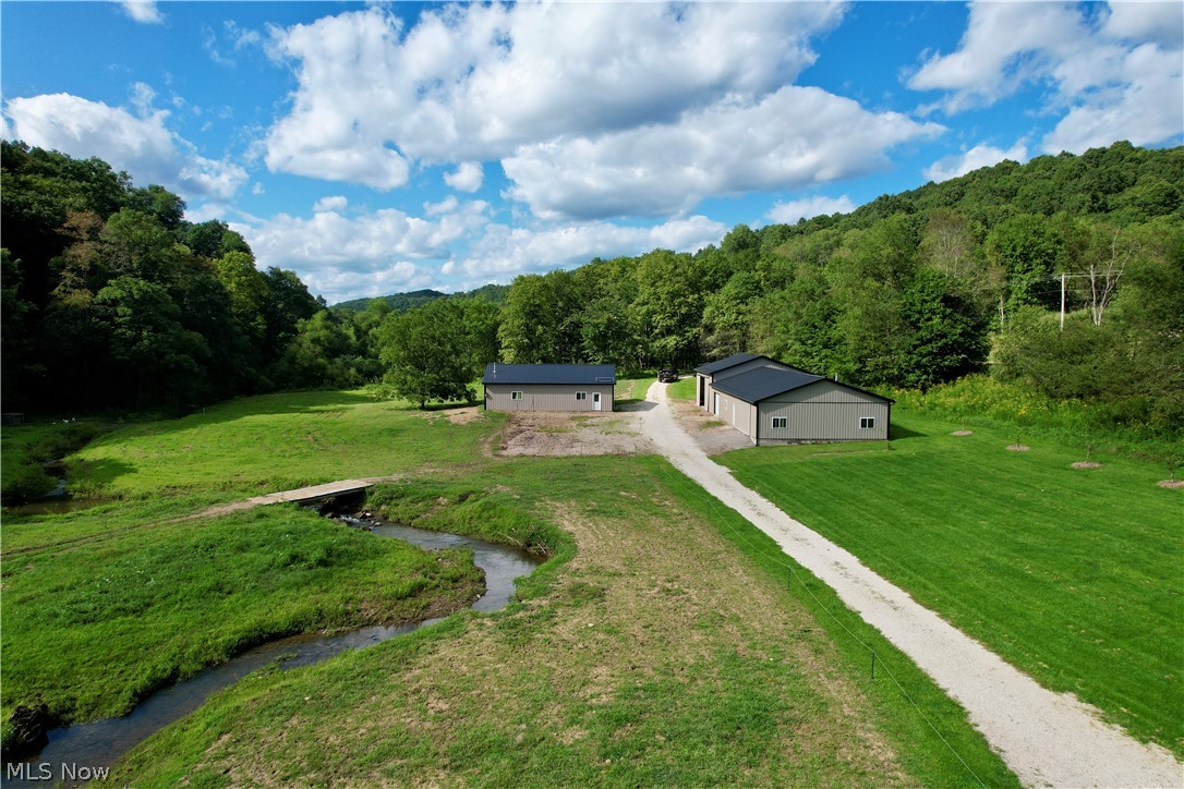 8251 Bay Road SE Carrollton OH 44615