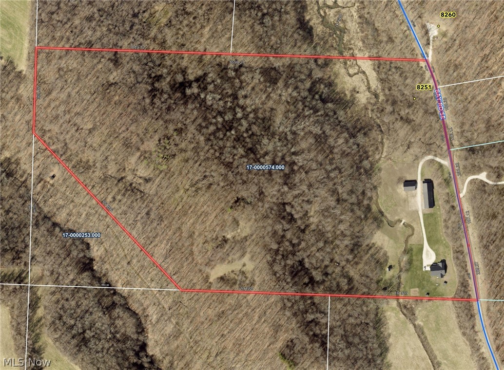 8251 Bay Road SE Carrollton OH 44615