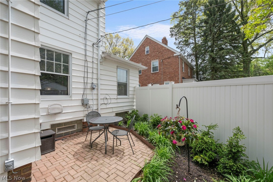 956 Englewood Road Cleveland Heights OH 44121
