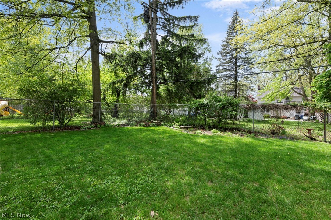 956 Englewood Road Cleveland Heights OH 44121