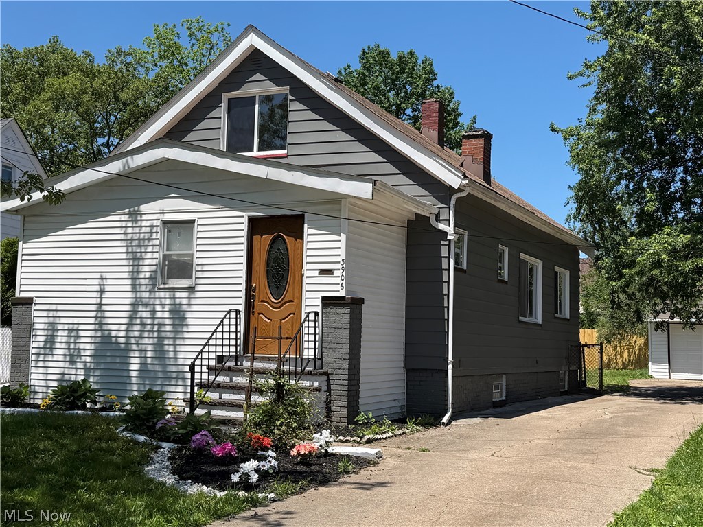 3906 Brookside Boulevard Cleveland OH 44111