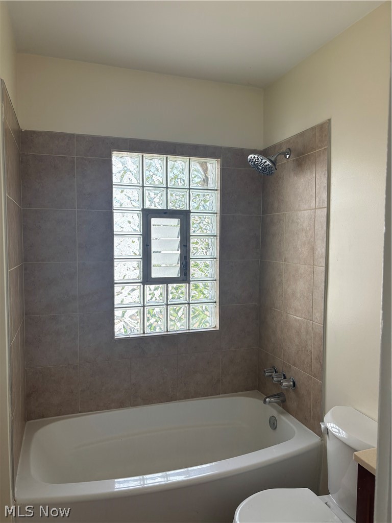 3906 Brookside Boulevard Cleveland OH 44111