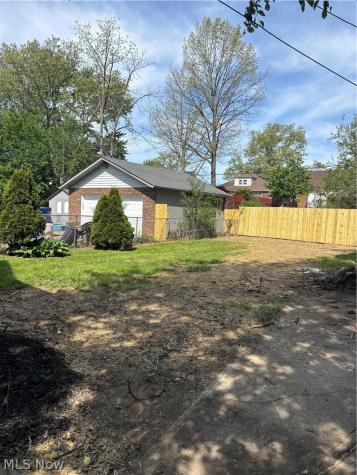 3906 Brookside Boulevard Cleveland OH 44111