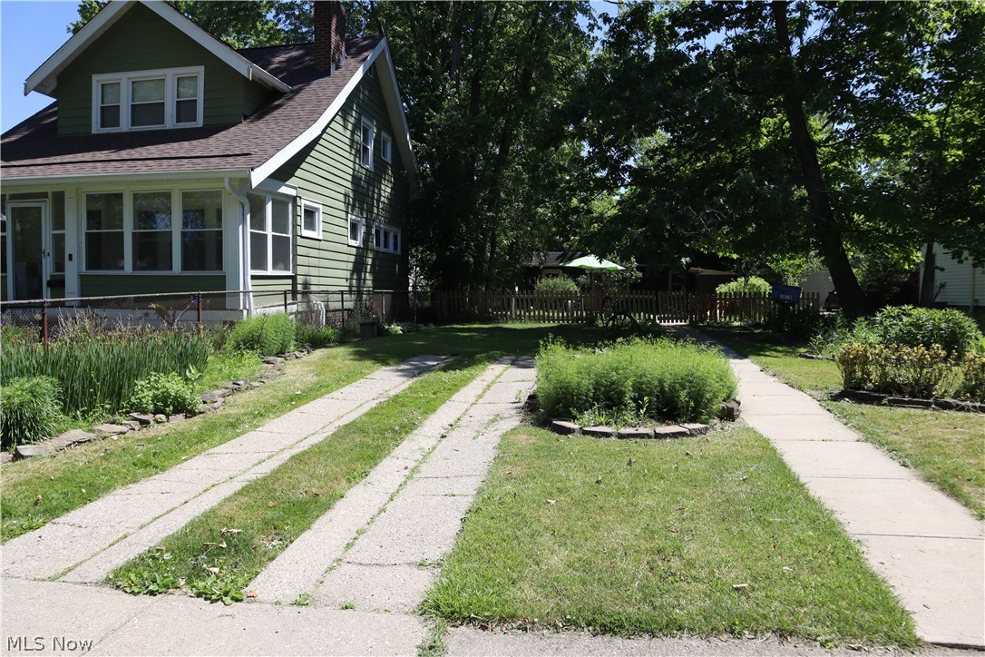 3878 Parkdale Road Cuyahoga Heights OH 44121
