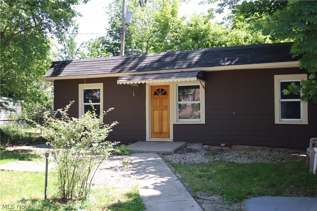 3878 Parkdale Road Cuyahoga Heights OH 44121