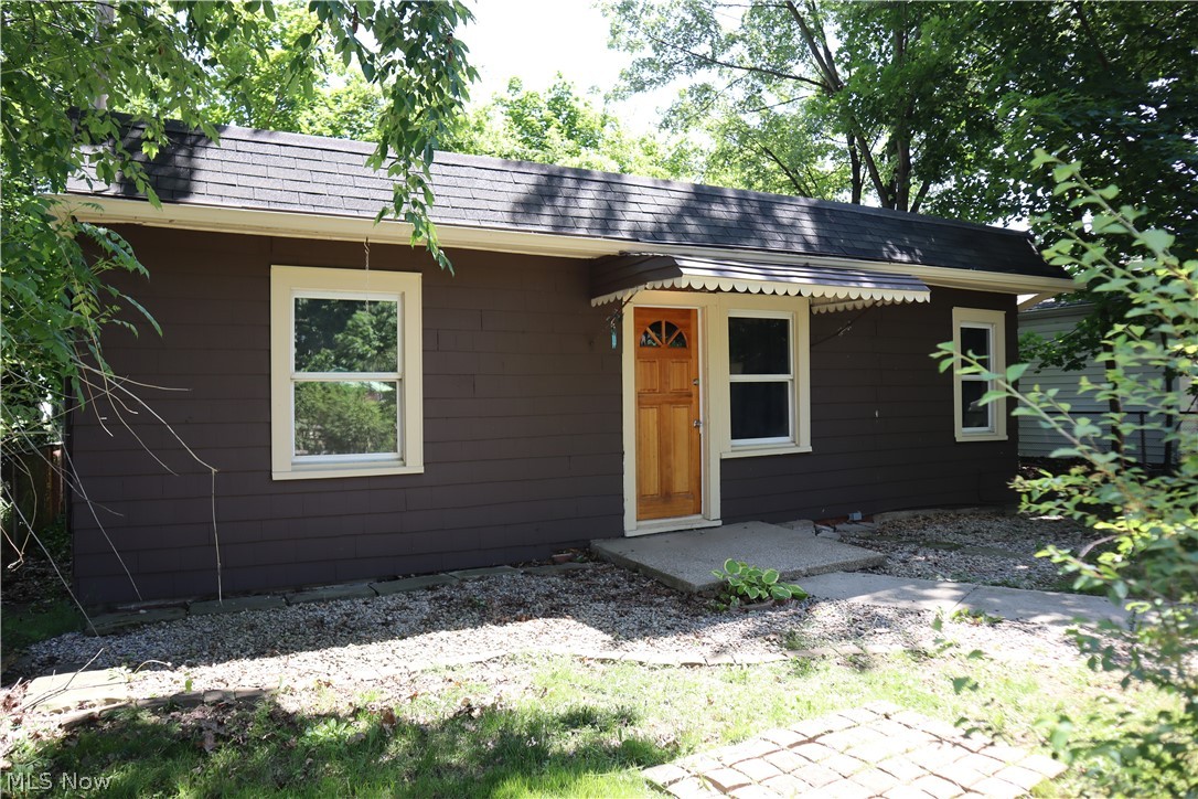 3878 Parkdale Road Cuyahoga Heights OH 44121