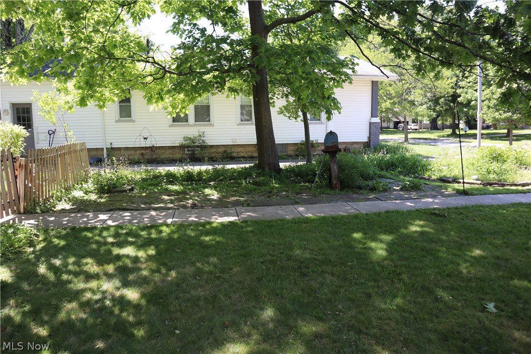 3878 Parkdale Road Cuyahoga Heights OH 44121