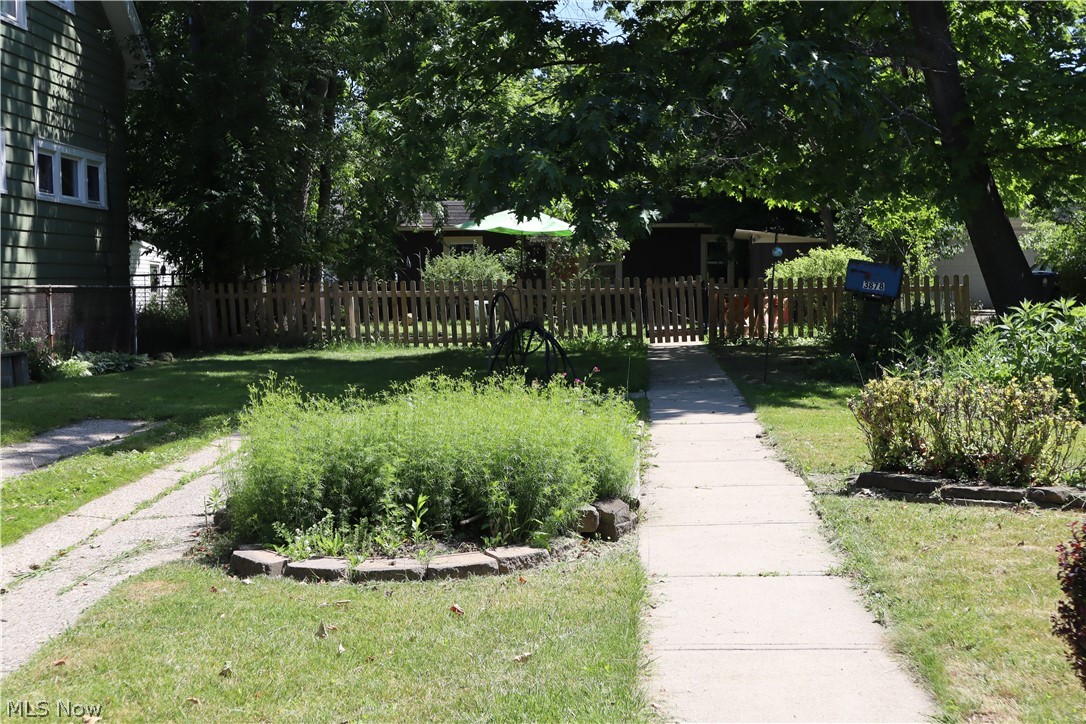 3878 Parkdale Road Cuyahoga Heights OH 44121