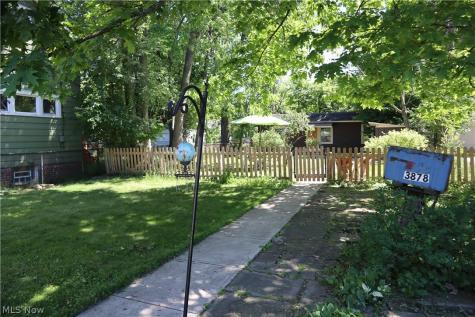 3878 Parkdale Road Cuyahoga Heights OH 44121