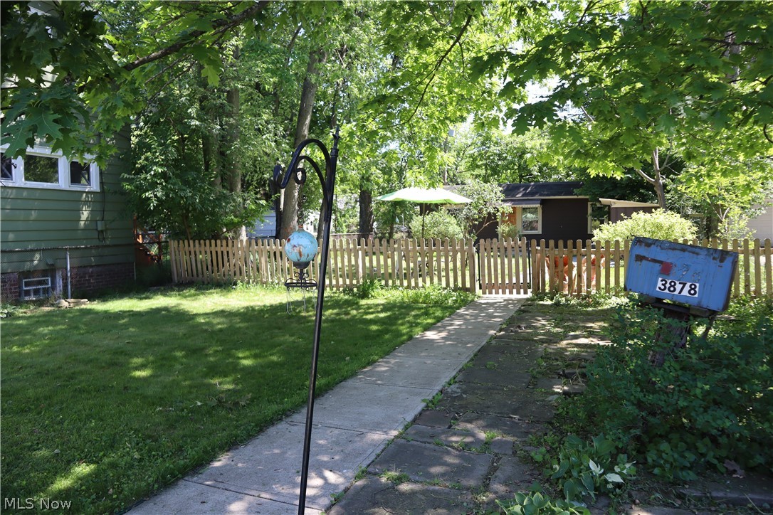 3878 Parkdale Road Cuyahoga Heights OH 44121