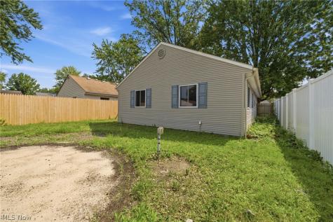 715 S Logan Street Elyria OH 44035