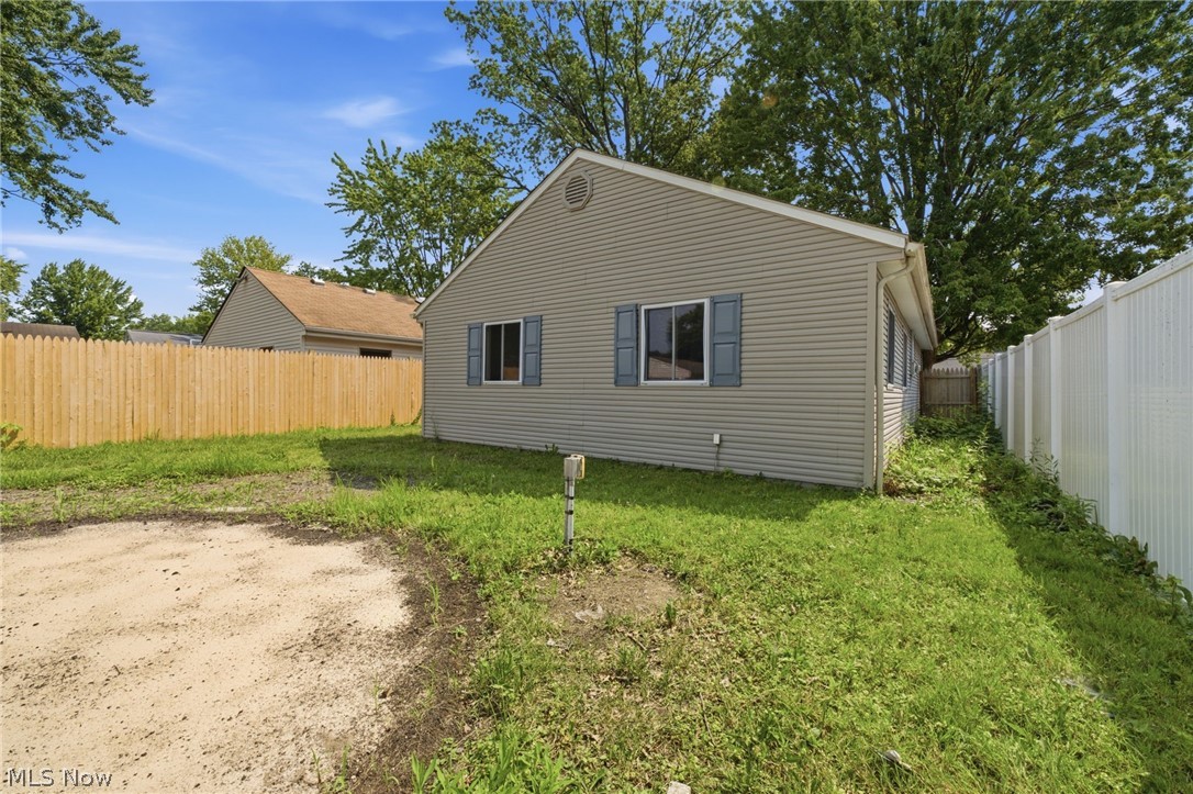 715 S Logan Street Elyria OH 44035