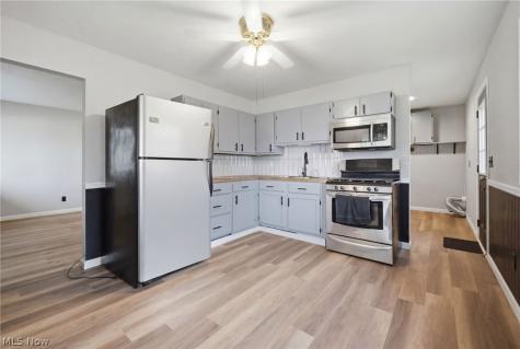 715 S Logan Street Elyria OH 44035