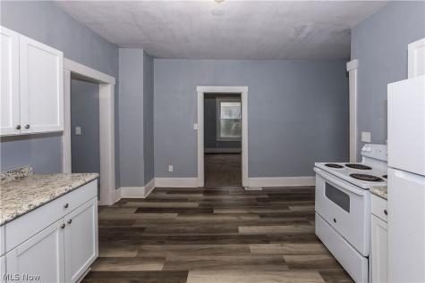 327 Schrock Place SW Canton OH 44647