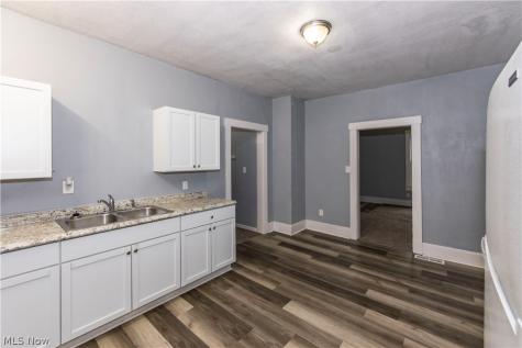 327 Schrock Place SW Canton OH 44647