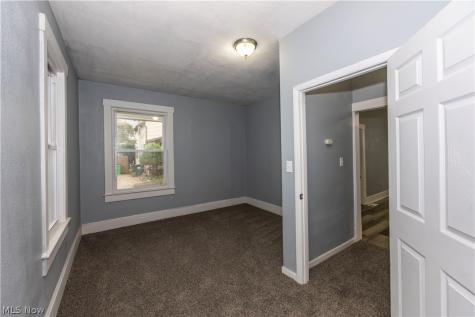 327 Schrock Place SW Canton OH 44647