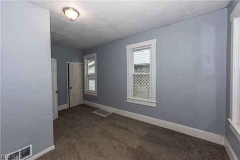 327 Schrock Place SW Canton OH 44647