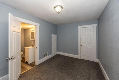 327 Schrock Place SW Canton OH 44647