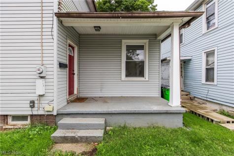 327 Schrock Place SW Canton OH 44647
