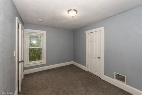 327 Schrock Place SW Canton OH 44647
