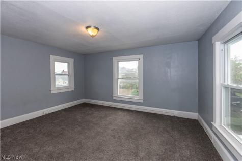 327 Schrock Place SW Canton OH 44647