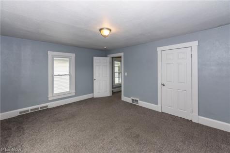 327 Schrock Place SW Canton OH 44647