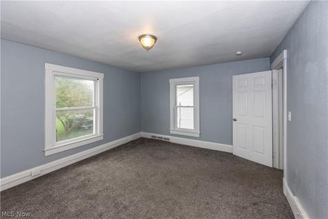 327 Schrock Place SW Canton OH 44647
