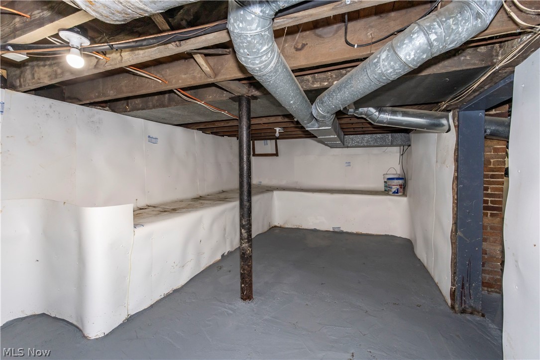327 Schrock Place SW Canton OH 44647