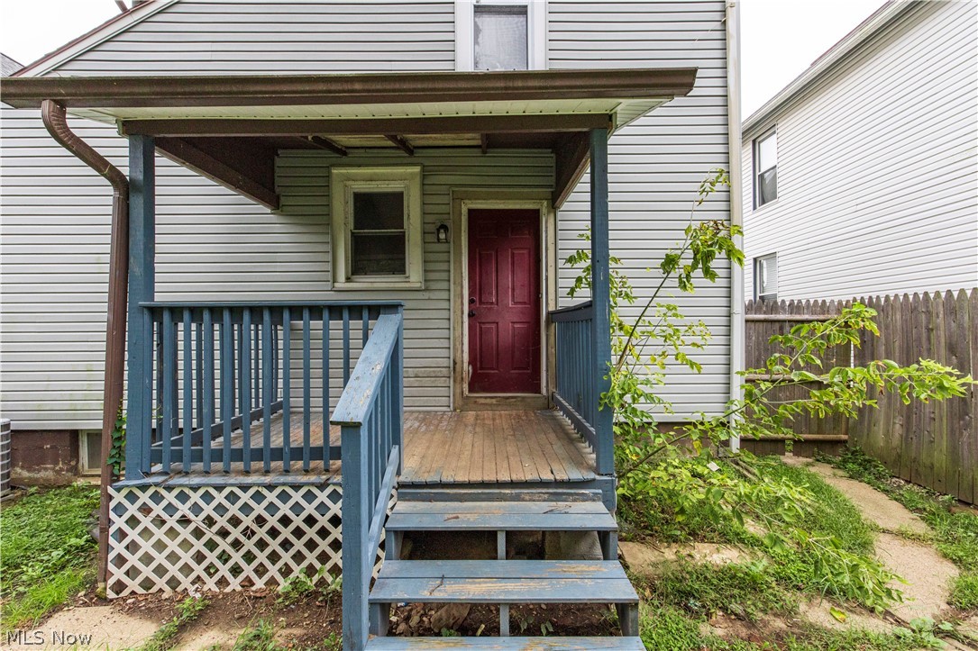 327 Schrock Place SW Canton OH 44647