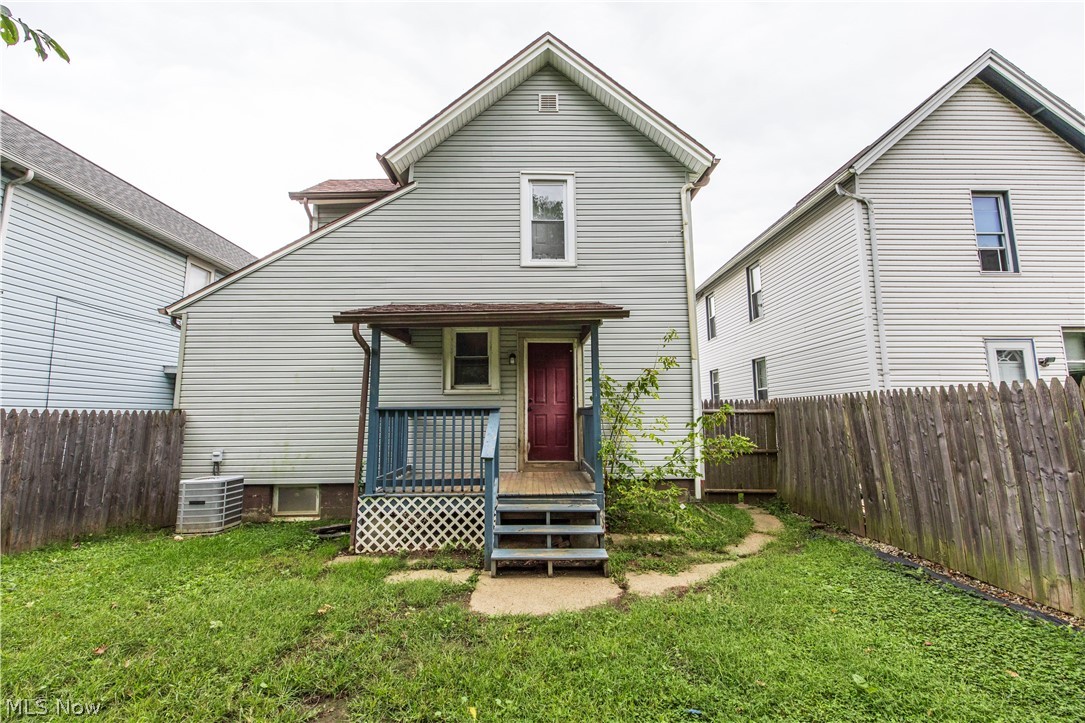 327 Schrock Place SW Canton OH 44647