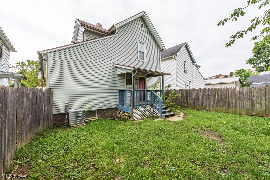 327 Schrock Place SW Canton OH 44647