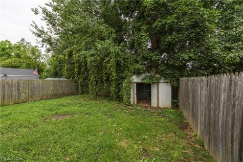 327 Schrock Place SW Canton OH 44647